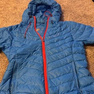 Helly Hansen Vibrant Blue Jacket with Bold Red Zipper